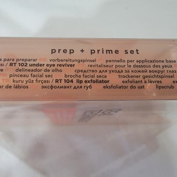 REAL TECHNIQUES Prep and Prime 4pcs Brush Set 01709 Makeup Flawless Moisturizer - Picture 6 of 8